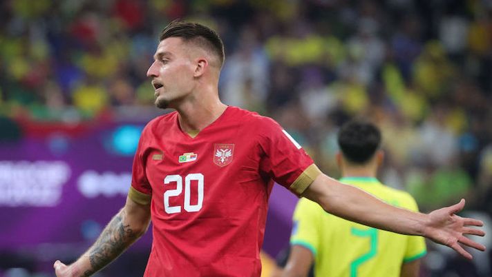 Serbian Sergej Milinkovic-Savic looks dejected during a soccer game between Brazil and Serbia, in Group G of the FIFA 2022 World Cup in Lusail, State of Qatar on Thursday 24 November 2022. BELGA PHOTO VIRGINIE LEFOUR (Photo by VIRGINIE LEFOUR / BELGA MAG / Belga via AFP) (Photo by VIRGINIE LEFOUR/BELGA MAG/AFP via Getty Images) Gazzetta distrugge Milinkovic-Savic: è da 4,5 contro il Brasile! Ecco la pagella - immagine 1