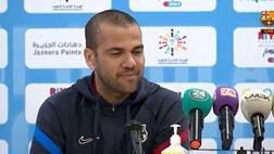 VIDEO / Dani Alves, blackout in conferenza: la sua reazione è tutta da ridere