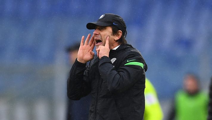 ROME, ITALY - JANUARY 10: Head coach of FC Internazionale Antonio Conte reacts during the Serie A match between AS Roma and FC Internazionale at Stadio Olimpico on January 10, 2021 in Rome, Italy.Sporting stadiums around Italy remain under strict restrictions due to the Coronavirus Pandemic as Government social distancing laws prohibit fans inside venues resulting in games being played behind closed doors. (Photo by Claudio Villa - Inter/Inter via Getty Images) ROME, ITALY - JANUARY 10: Head coach of FC Internazionale Antonio Conte reacts during the Serie A match between AS Roma and FC Internazionale at Stadio Olimpico on January 10, 2021 in Rome, Italy.Sporting stadiums around Italy remain under strict restrictions due to the Coronavirus Pandemic as Government social distancing laws prohibit fans inside venues resulting in games being played behind closed doors. (Photo by Claudio Villa - Inter/Inter via Getty Images)