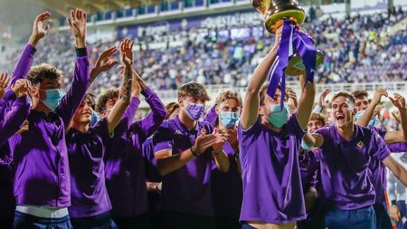 GERMOGLI PH: 28 AGOSTO 2021 FIRENZE STADIO ARTEMIO FRANCHI SERIE A FIORENTINA VS TORINO NELLA FOTO LA FIORENTINA PRIMAVERA SFILA CON LA COPPA