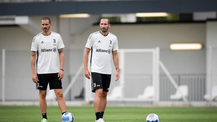 Getty Stipendi Juve, Chiellini-Bonucci confermano: “No rinuncia, ma differimento”. Sarà sentito Sarri - immagine 1
