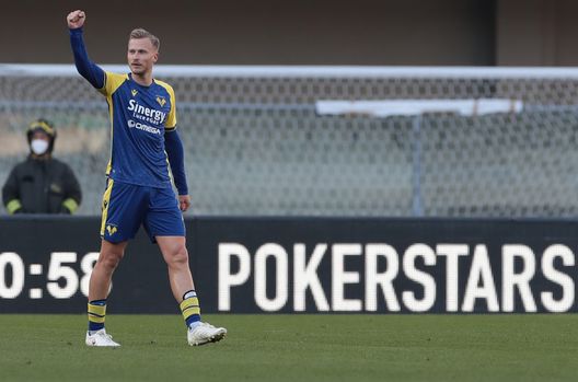 VERONA, ITALY - FEBRUARY 13: Antonin Barak of Hellas Verona celebrates his goal during the Serie A match between Hellas Verona and Udinese Calcio at Stadio Marcantonio Bentegodi on February 13, 2022 in Verona, Italy. (Photo by Emilio Andreoli/Getty Images) Halfredsson: “Mandragora, Jovic e Gollini fortissimi. Barak? Vi spiego”- immagine 2