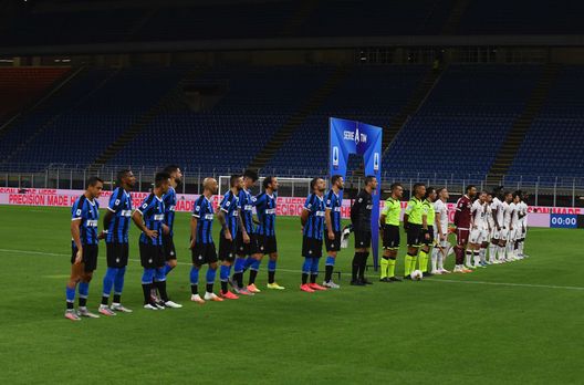 MILAN, ITALY - JULY 13: Players of FC Internazionale and players of Torino FC line up prior to the Serie A match between FC Internazionale and Torino FC at Stadio Giuseppe Meazza on July 13, 2020 in Milan, Italy. (Photo by Claudio Villa - Inter/Inter via Getty Images) MILAN, ITALY - JULY 13: Players of FC Internazionale and players of Torino FC line up prior to the Serie A match between FC Internazionale and Torino FC at Stadio Giuseppe Meazza on July 13, 2020 in Milan, Italy. (Photo by Claudio Villa - Inter/Inter via Getty Images)