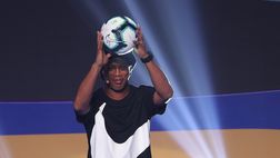 VIDEO Ronaldinho fa impazzire l’avversario con numeri da circo