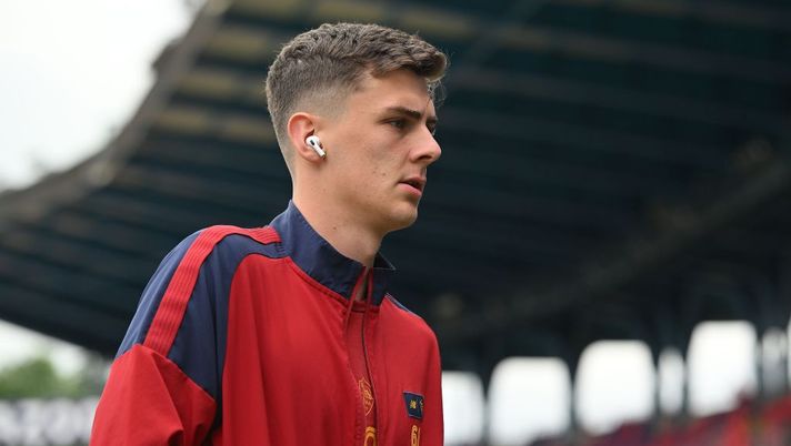 BOLOGNA, ITALY - MAY 14: Benjamin Tahirovic of AS Roma during the Serie A match between Bologna FC and AS Roma at Stadio Renato Dall'Ara on May 14, 2023 in Bologna, Italy. (Photo by Alessandro Sabattini/Getty Images) UFFICIALE – La Roma ha venduto Tahirovic all’Ajax: le cifre e la percentuale sulla rivendita - immagine 1