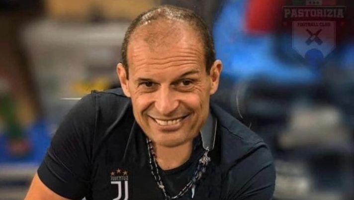 FOTO Sfottò social di Alvino su Allegri e la Juve: “Oggi vanno di moda i tatuaggi…” FOTO Sfottò social di Alvino su Allegri e la Juve: “Oggi vanno di moda i tatuaggi…” - immagine 1