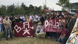 Livorno, alta tensione: blitz ultrà nella sede. Ecco cos’è successo