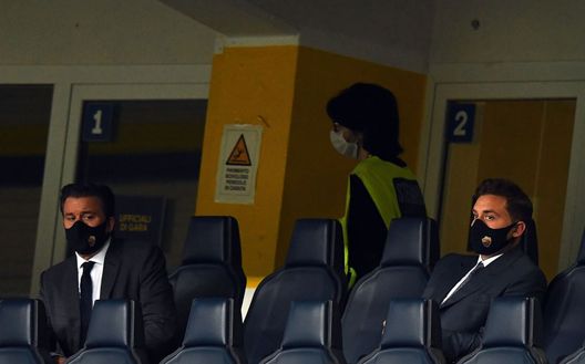 VERONA, ITALY - SEPTEMBER 19: AS Roma President Dan Friedkin and his son Ryan Friedkin look on from the stands during the Serie A match between Hellas Verona FC and AS Roma at Stadio Marcantonio Bentegodi on September 19, 2020 in Verona, Italy. (Photo by Alessandro Sabattini/Getty Images) VERONA, ITALY - SEPTEMBER 19: AS Roma President Dan Friedkin and his son Ryan Friedkin look on from the stands during the Serie A match between Hellas Verona FC and AS Roma at Stadio Marcantonio Bentegodi on September 19, 2020 in Verona, Italy. (Photo by Alessandro Sabattini/Getty Images)