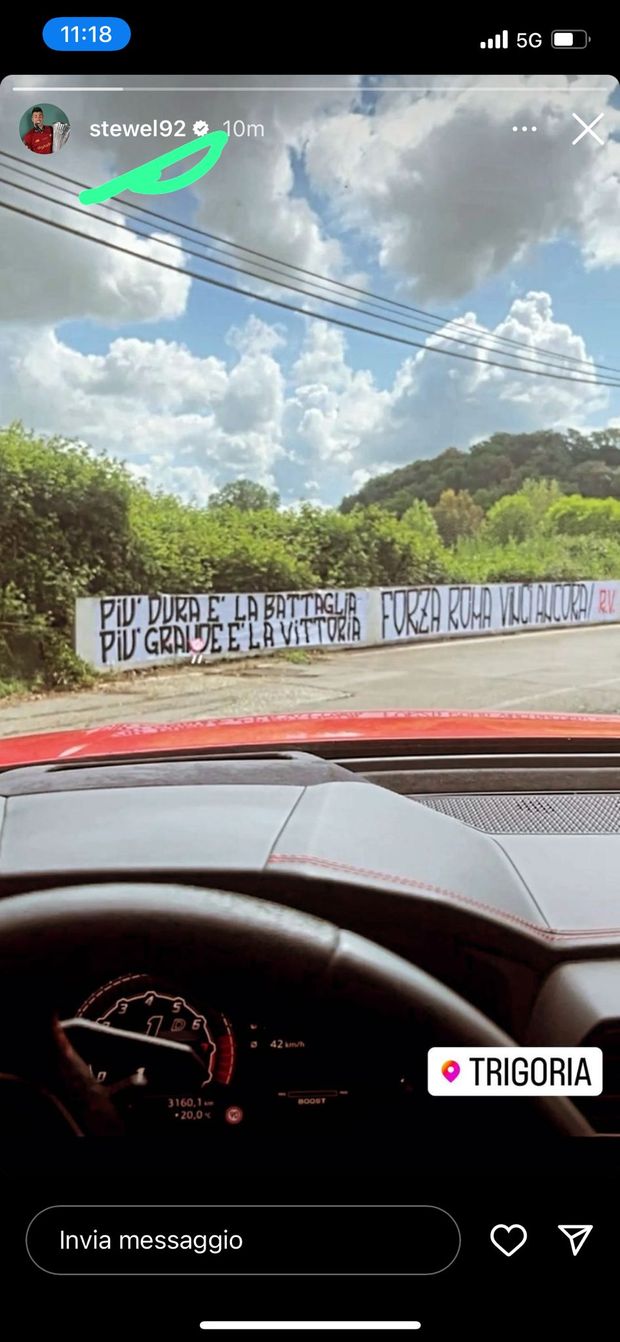 Roma, sale la tensione: El Shaarawy fotografa lo striscione della Sud- immagine 2