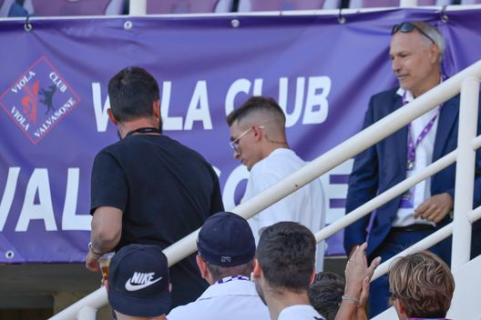 GERMOGLI PH: 18 SETTEMBRE 2022 FIRENZE STADIO ARTEMIO FRANCHI CAMPIONATO SERIE A TIMO FIORENTINA HELLAS VERONA NELLA FOTO TORREIRA Torreira si prende il Galatasaray, ma il suo cuore diventa sempre più viola- immagine 2