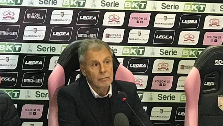 Cosenza, Braglia: “Siamo dispiaciuti, ma per il Palermo parlano i nomi. L’espulsione di Idda…”  Cosenza, Braglia: “Siamo dispiaciuti, ma per il Palermo parlano i nomi. L’espulsione di Idda…”