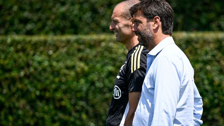 LOS ANGELES, CA - JULY 28: Massimiliano Allegri, Andrea Agnelli of Juventus during a training session on July 28, 2022 in Los Angeles, California. (Photo by Daniele Badolato - Juventus FC/Juventus FC via Getty Images) Juventus, il derby fra filosocietari e non: ma cos’è l’ambizione? - immagine 1