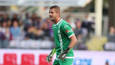 FLORENCE, ITALY - OCTOBER 31: Ivan Provedel of Spezia Calcio in action during the Serie A match between ACF Fiorentina and Spezia Calcio at Stadio Artemio Franchi on October 31, 2021 in Florence, Italy. (Photo by Gabriele Maltinti/Getty Images)