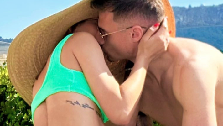 Pinamonti, relax in vasca con la nuova fiamma. Lato B spaziale per la compagna del calciatore - immagine 1