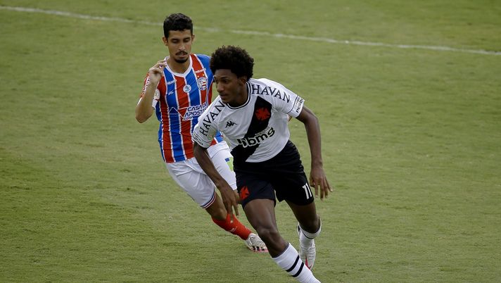 RIO DE JANEIRO, BRAZIL - JANUARY 31: Talles Magno (R) of Vasco da Gama fights for the ball with Daniel of Bahia during the match between Vasco da Gama and Bahia as part of the Brasileirao Series A at Sao Januario Stadium on January 31, 2021 in Rio de Janeiro, Brazil. (Photo by Bruna Prado/Getty Images) RIO DE JANEIRO, BRAZIL - JANUARY 31: Talles Magno (R) of Vasco da Gama fights for the ball with Daniel of Bahia during the match between Vasco da Gama and Bahia as part of the Brasileirao Series A at Sao Januario Stadium on January 31, 2021 in Rio de Janeiro, Brazil. (Photo by Bruna Prado/Getty Images)