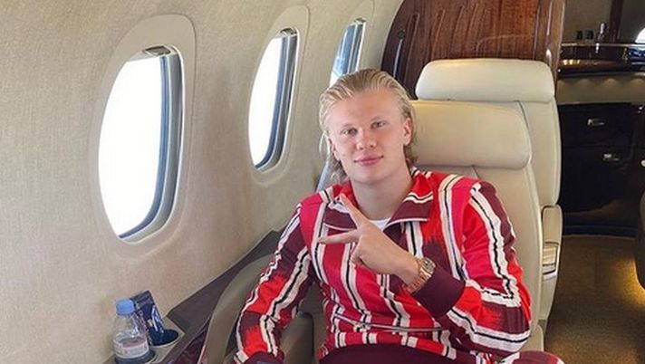 Instagra @erling.haaland  Haaland paparazzato al supermercato, i tifosi ironizzano sugli acquisti: “Guardiola non…” - immagine 1