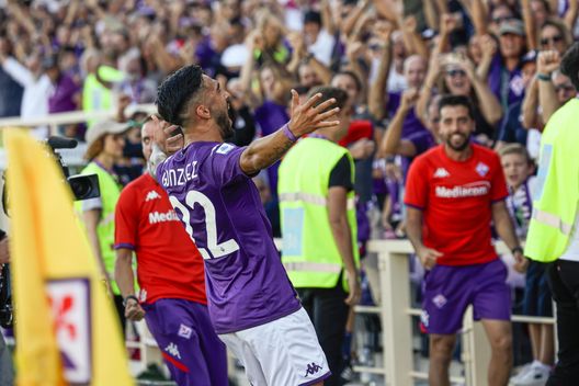 GERMOGLI PH: 18 SETTEMBRE 2022 FIRENZE STADIO ARTEMIO FRANCHI CAMPIONATO SERIE A TIMO FIORENTINA HELLAS VERONA NELLA FOTO GOL ESULTANZA GONZALEZ Fiorentina, è questione di cambi: così Italiano ha rivoluzionato la Viola- immagine 2