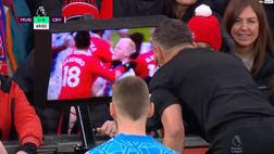 VIDEO Man. United-Crystal Palace 2-1, mani al collo e maxi rissa: gli highlights