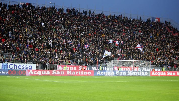 CAGLIARI, ITALY - FEBRUARY 01: the supporters of Cagliari  during the Serie A match between Cagliari Calcio and  Parma Calcio at Sardegna Arena on February 1, 2020 in Cagliari, Italy.  (Photo by Enrico Locci/Getty Images) 