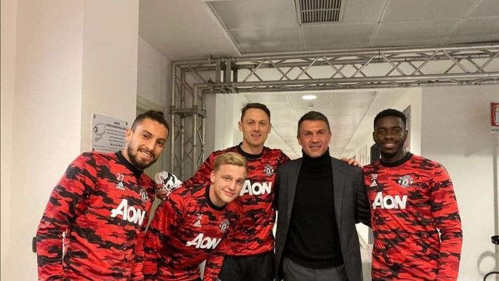 Paolo Maldini (direttore area tecnica dell'AC Milan) insieme a Alex Telles, Donny Van De Beek, Nemanja Matic e Axel Tuanzebe del Manchester United | Milan News (credits: Instagram Matic) 