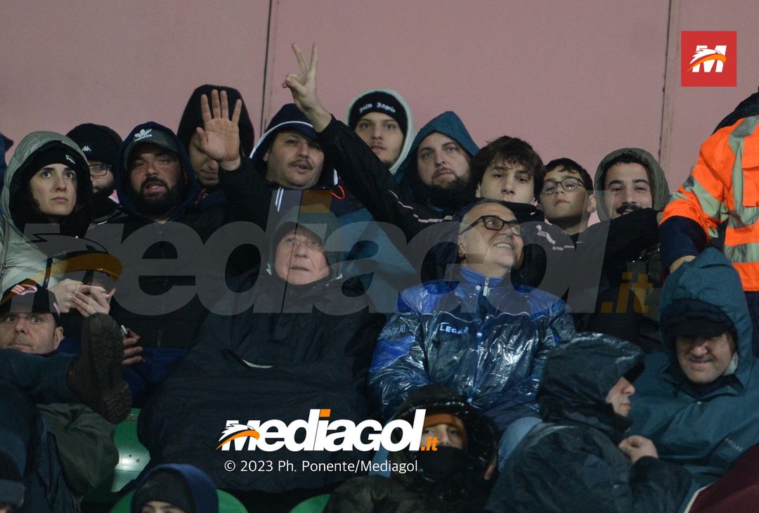 FOTOTIFO Palermo-Ternana 0-0, gli scatti ai tifosi al “Renzo Barbera” (Gallery) - immagine 16