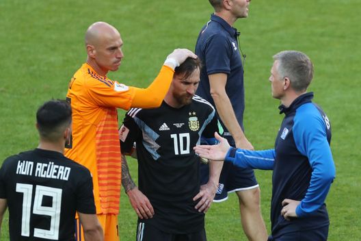 (Photo by Clive Rose/Getty Images) Southampton, gioca poco e allora si laurea: Caballero ce l’ha fatta in Business Administration- immagine 3