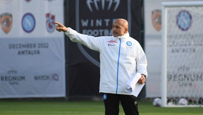 Allenamento Napoli, squadra in palestra: lavoro tecnico per i portieri, Sirigu a parte - immagine 1