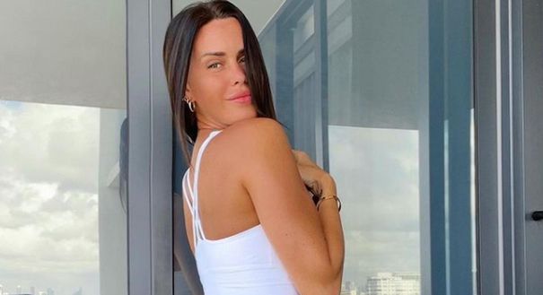 Natalie Weber, il lato B è da urlo: lady Zarate conquista i social- immagine 2
