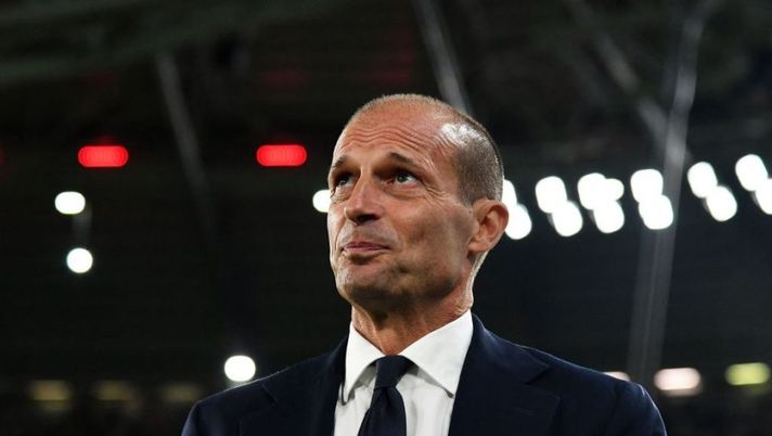 Juventus' Italian head coach Massimiliano Allegri looks on before the Italian Serie A football match between Juventus and Salernitana at the Allianz Stadium in Turin, on September 11, 2022. (Photo by Isabella BONOTTO / AFP) (Photo by ISABELLA BONOTTO/AFP via Getty Images) Sconcerti: “Cosa mi ha detto Allegri: la Juve non era pensata così, questa è tutta la verità” - immagine 1