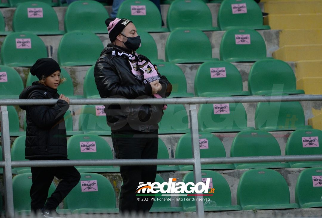 FOTO, i tifosi allo stadio per Palermo – Bari 0-0 (Gallery) - immagine 34