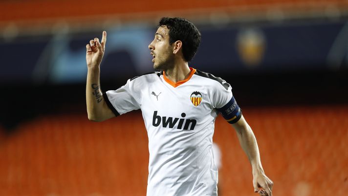 VALENCIA, SPAIN - MARCH 10: (FREE FOR EDITORIAL USE) In this handout image provided by UEFA, Daniel Parejo of Valencia during the UEFA Champions League round of 16 second leg match between Valencia CF and Atalanta at Estadio Mestalla on March 10, 2020 in Valencia, Spain. (Photo by UEFA - Handout via Getty Images) VALENCIA, SPAIN - MARCH 10: (FREE FOR EDITORIAL USE) In this handout image provided by UEFA, Daniel Parejo of Valencia during the UEFA Champions League round of 16 second leg match between Valencia CF and Atalanta at Estadio Mestalla on March 10, 2020 in Valencia, Spain. (Photo by UEFA - Handout via Getty Images)