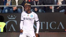 VIDEO Osimhen, il bomber del Napoli colpisce ancora: il tributo social del club