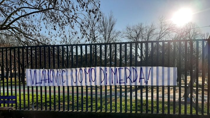 FOTO VN – Striscioni al Franchi: piovono insulti per Vlahovic - immagine 1
