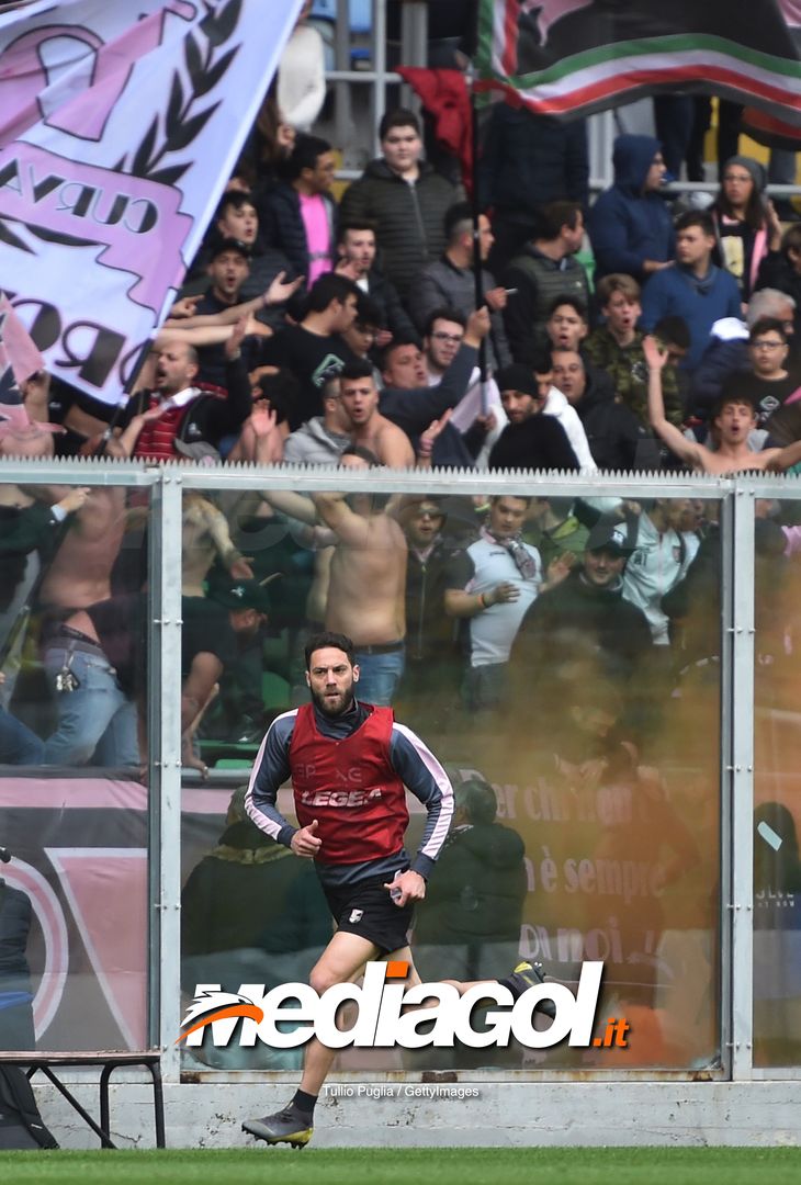  PALERMO, ITALY - MARCH 28: Andrea Rispoli of Palermo in action during a training session at Stadio Renzo Barbera on March 28, 2019 in Palermo, Italy. (Photo by Tullio M. Puglia/Getty Images) 