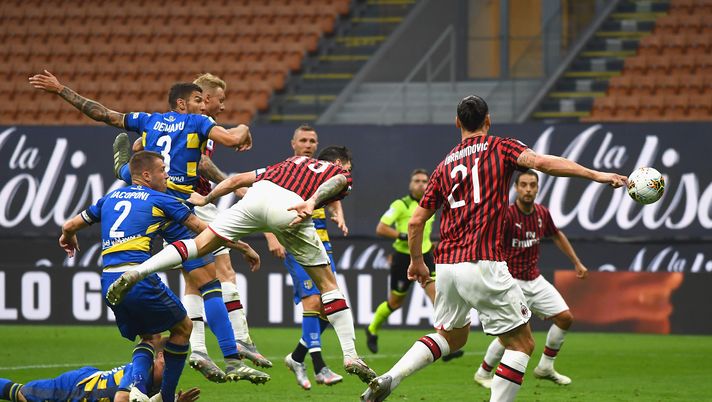MILAN, ITALY - JULY 15:  Alessio Romagnoli of AC Milan scores the second goal during the Serie A match between AC Milan and  Parma Calcio at Stadio Giuseppe Meazza on July 15, 2020 in Milan, Italy.  (Photo by Claudio Villa/Getty Images) 