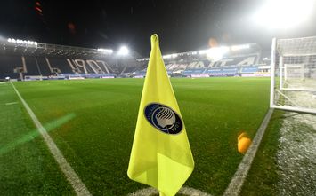  BERGAMO, ITALY - DECEMBER 20: A detailed view of a corner flag prior to the Serie A match between Atalanta BC and AS Roma at Gewiss Stadium on December 20, 2020 in Bergamo, Italy. Sporting stadiums around Italy remain under strict restrictions due to the Coronavirus Pandemic as Government social distancing laws prohibit fans inside venues resulting in games being played behind closed doors. (Photo by Pier Marco Tacca/Getty Images)