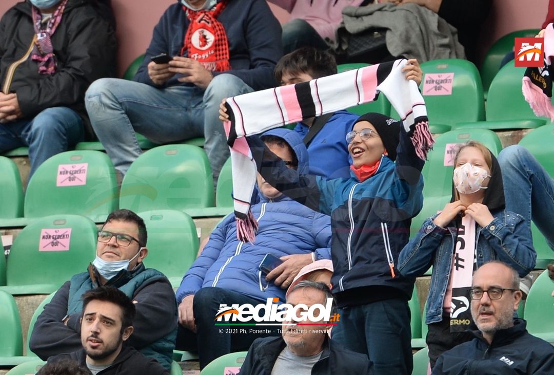 FOTO, i tifosi allo stadio per Palermo – Foggia 3-0 (Gallery) - immagine 38