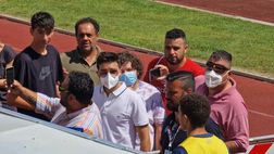 VIDEO Di Lorenzo e Politano firmano autografi ai tifosi dopo l’allenamento