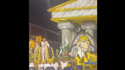 VIDEO / È Adriano il re del Carnevale: l’ex Inter indossa una corona da 100 mila euro