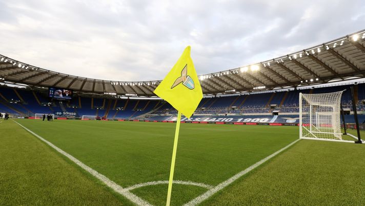 ROME, ITALY - APRIL 26: General view inside the stadium prior to the Serie A match between SS Lazio and AC Milan at Stadio Olimpico on April 26, 2021 in Rome, Italy. Sporting stadiums around Italy remain under strict restrictions due to the Coronavirus Pandemic as Government social distancing laws prohibit fans inside venues resulting in games being played behind closed doors. (Photo by Paolo Bruno/Getty Images) Lazio-Torino, le ultime dai campi: terminato il riscaldamento - immagine 1