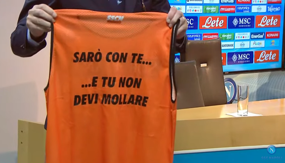 La nuova casacca della SSC Napoli per l'allenamento La nuova casacca della SSC Napoli per l'allenamento