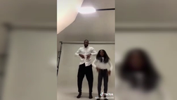 VIDEO – Wijnaldum, la gamba non fa più male: il ballo per il compleanno della figlia