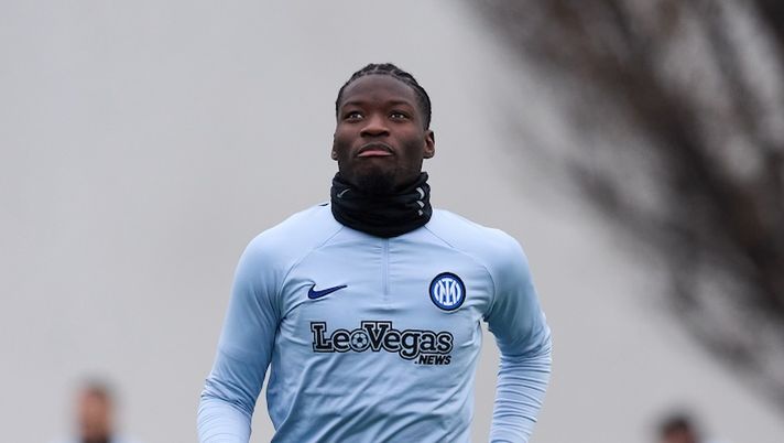 Inter, non solo il Siviglia su Agoumé: arriva la proposta scritta di un altro club - immagine 1