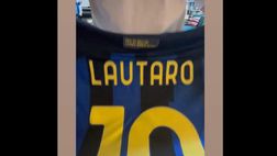 VIDEO / L’Inter spedisce a Cattelan la maglia speciale dedicata all’Air Max DN