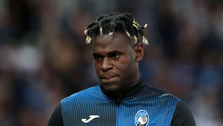 BERGAMO, ITALY - OCTOBER 23: Duvan Zapata of Atalanta BC looks on prior to the Serie A match between Atalanta BC and SS Lazio at Gewiss Stadium on October 23, 2022 in Bergamo, Italy. (Photo by Emilio Andreoli/Getty Images) Gennari (Tuttosport): “Futuro Zapata? Bisogna ragionare per gennaio. Muriel ha chiesto…” - immagine 1