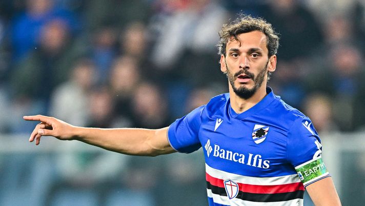 GENOA, ITALY - APRIL 22: Manolo Gabbiadini of Sampdoria reacts during the Serie A match between UC Sampdoria and Spezia Calcio at Stadio Luigi Ferraris on April 22, 2023 in Genoa, Italy. (Photo by Simone Arveda/Getty Images) Djuricic, Gabbiadini, Lammers, Cuisance, Jesé: chi gioca e chi rischia nella Sampdoria - immagine 1