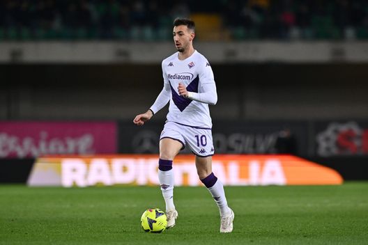 VERONA, ITALY - FEBRUARY 27: Gaetano Castrovilli of ACF Fiorentina in action during the Serie A match between Hellas Verona and ACF Fiorentina at Stadio Marcantonio Bentegodi on February 27, 2023 in Verona, . (Photo by Alessandro Sabattini/Getty Images) Castrovilli, rinnovo fino al 2026 con vista sul 2027: sarà la bandiera viola- immagine 2