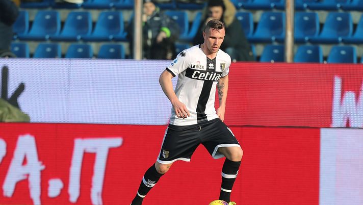 PARMA, ITALY - JANUARY 26: Jasmin Kurtic of Parma Calcio in action during the Serie A match between Parma Calcio and  Udinese Calcio at Stadio Ennio Tardini on January 26, 2020 in Parma, Italy.  (Photo by Gabriele Maltinti/Getty Images) 