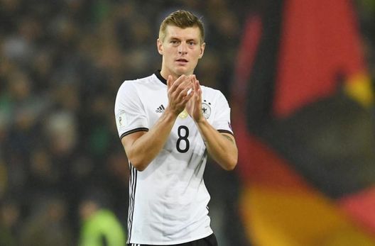 Toni Kroos (Real Madrid) Toni Kroos (Real Madrid)