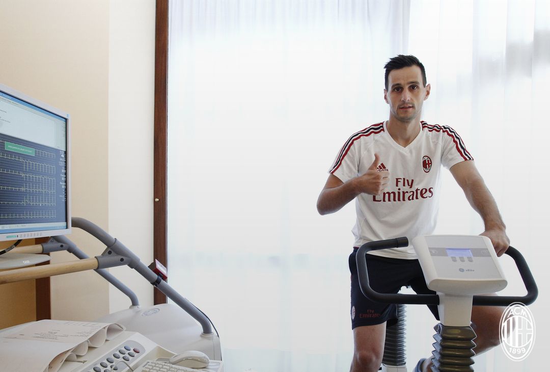GALLERY – Kalinic al Milan: le foto dei suoi primi giorni rossoneri - immagine 17